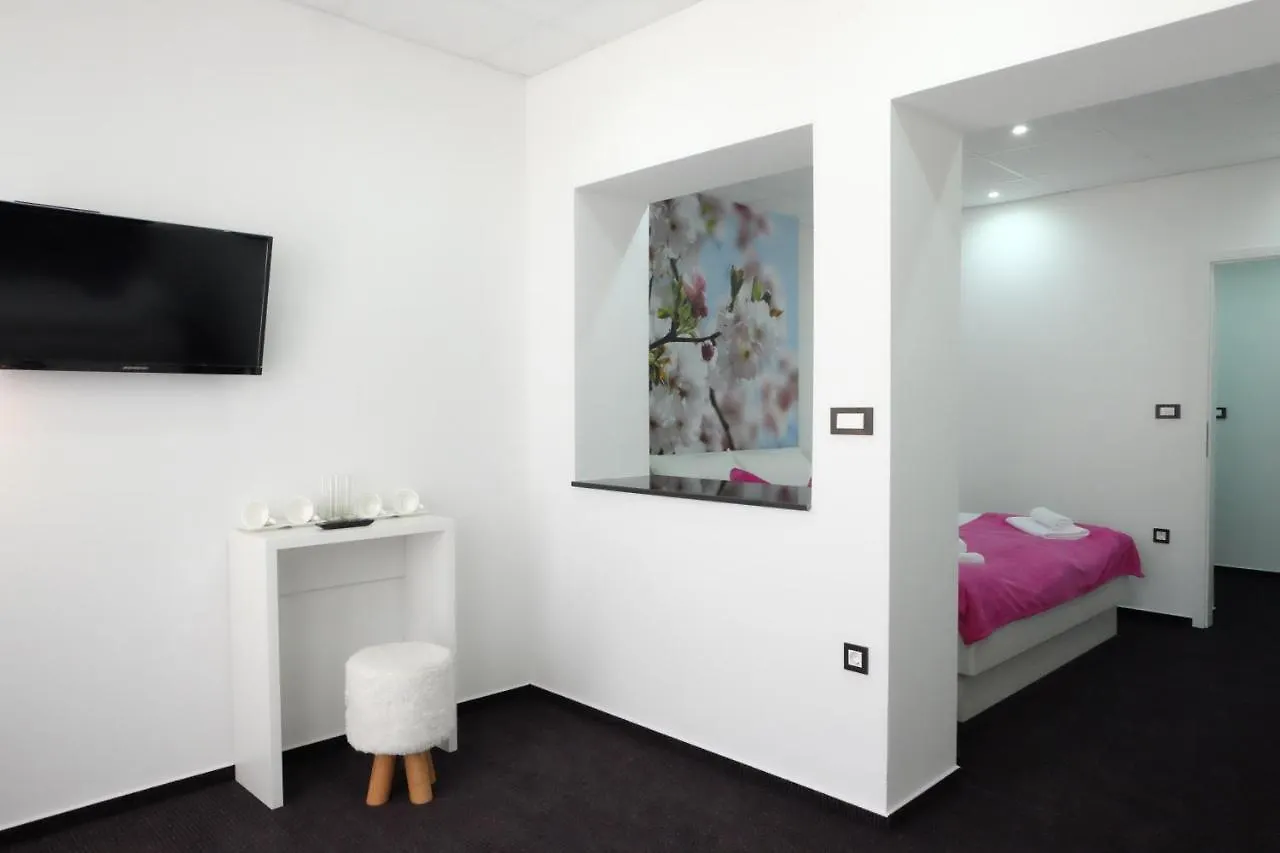 Luwiana Suites Ljubljana 3*,